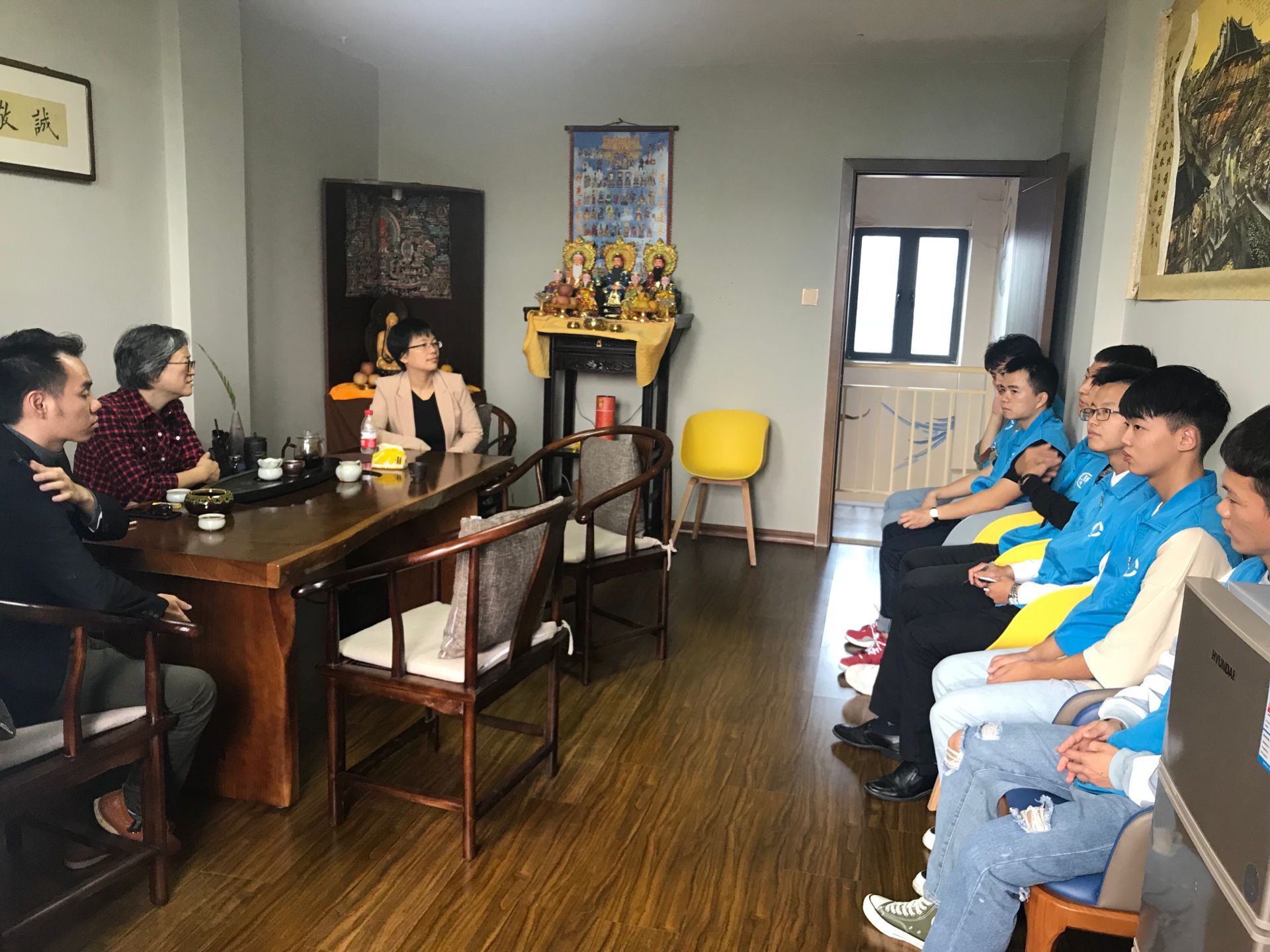 旅游学院领导赴中国旅行社看望见习生