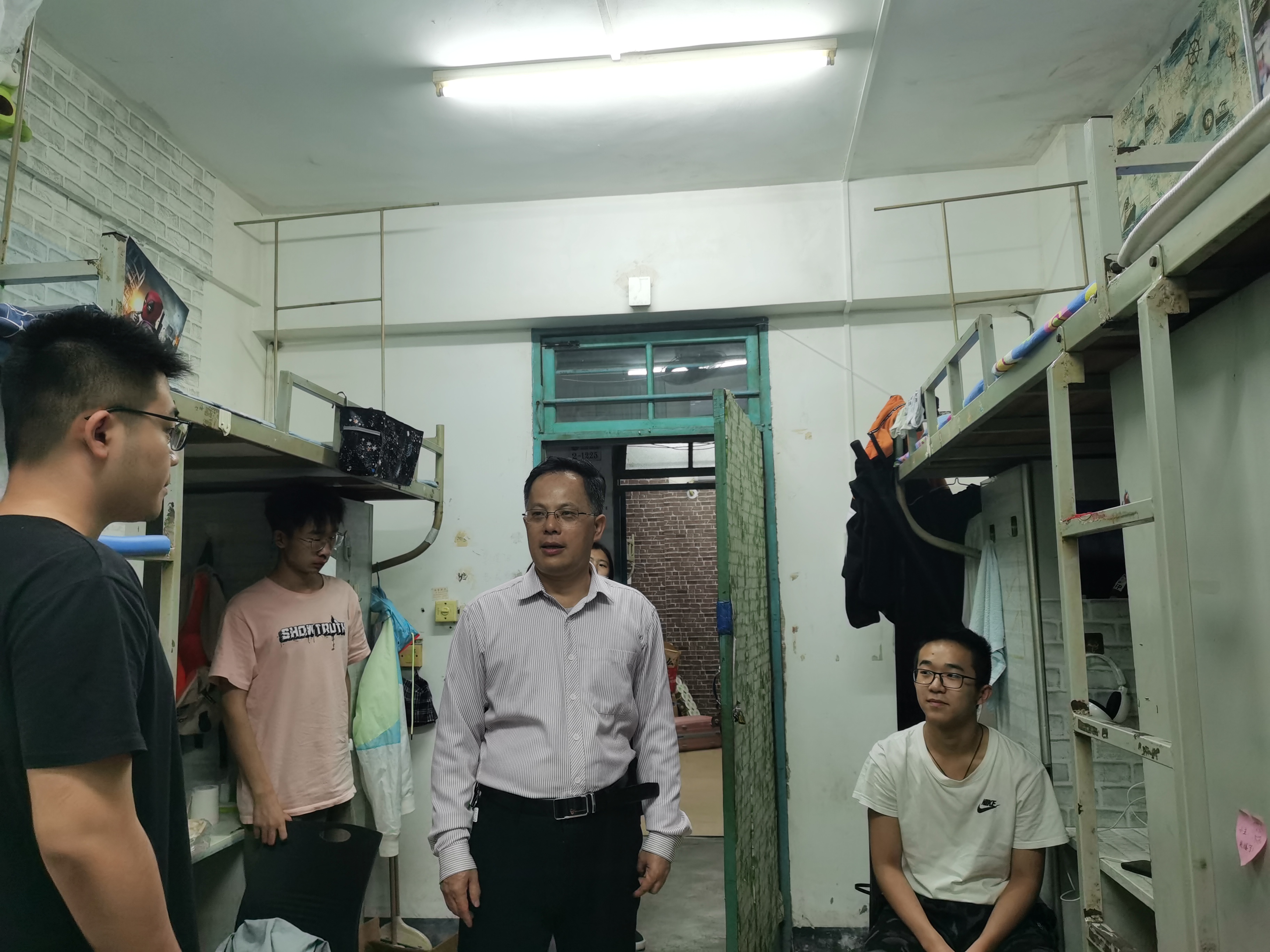 旅游学院开展新学期走访宿舍