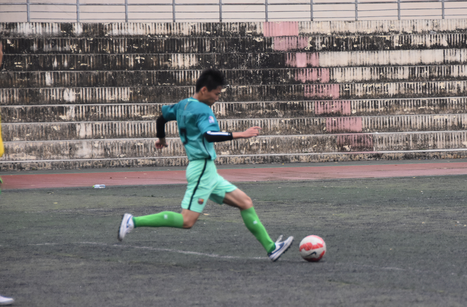 旅游学院参加校级足球比赛