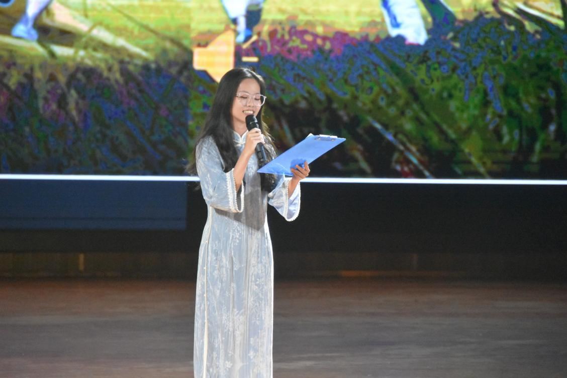旅游学院举办“风好正是扬帆时，奋楫逐浪向未来”迎新晚会