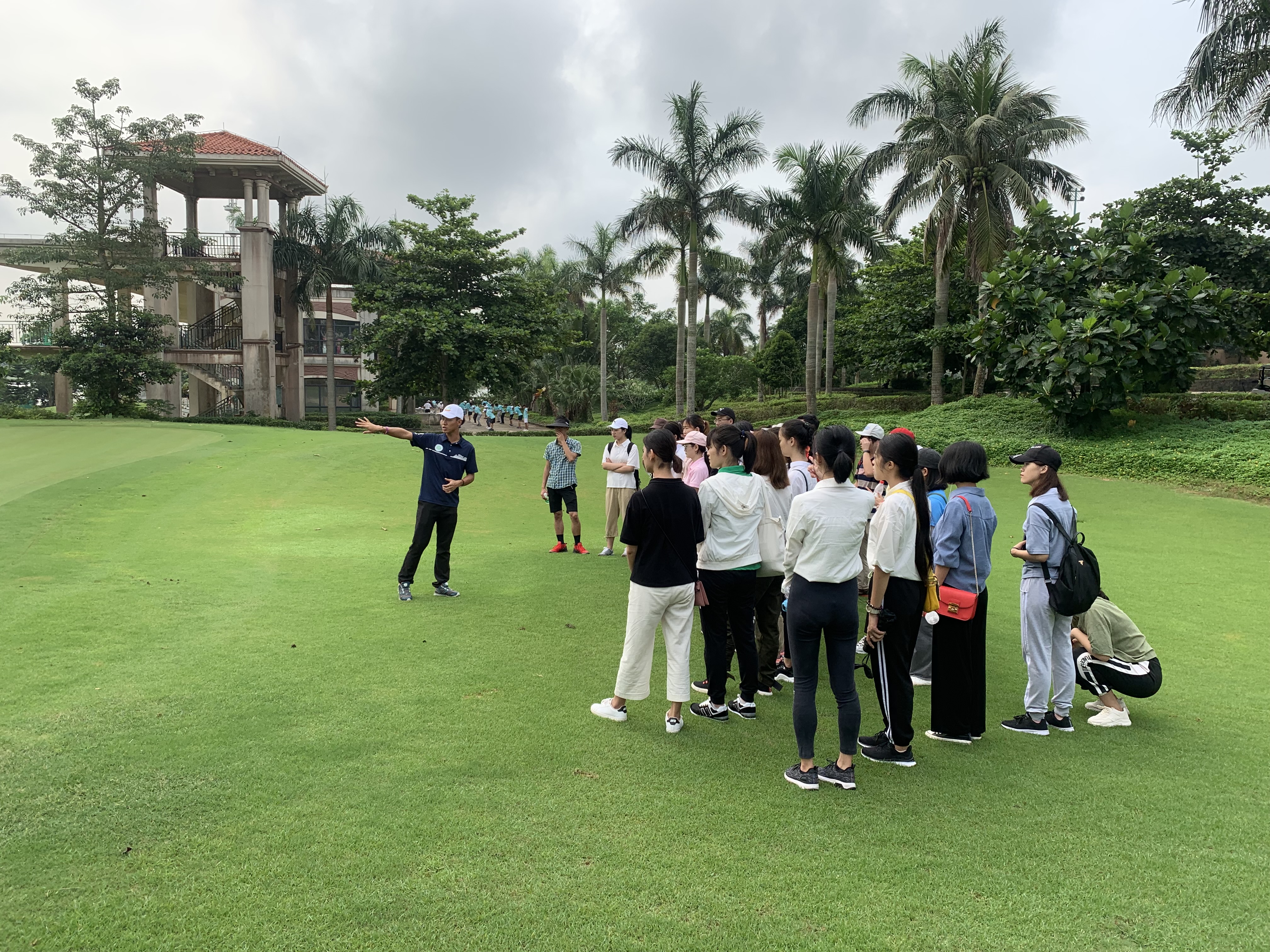 旅游学院创新创业实践周系列活动：美兰高尔夫俱乐部实践活动