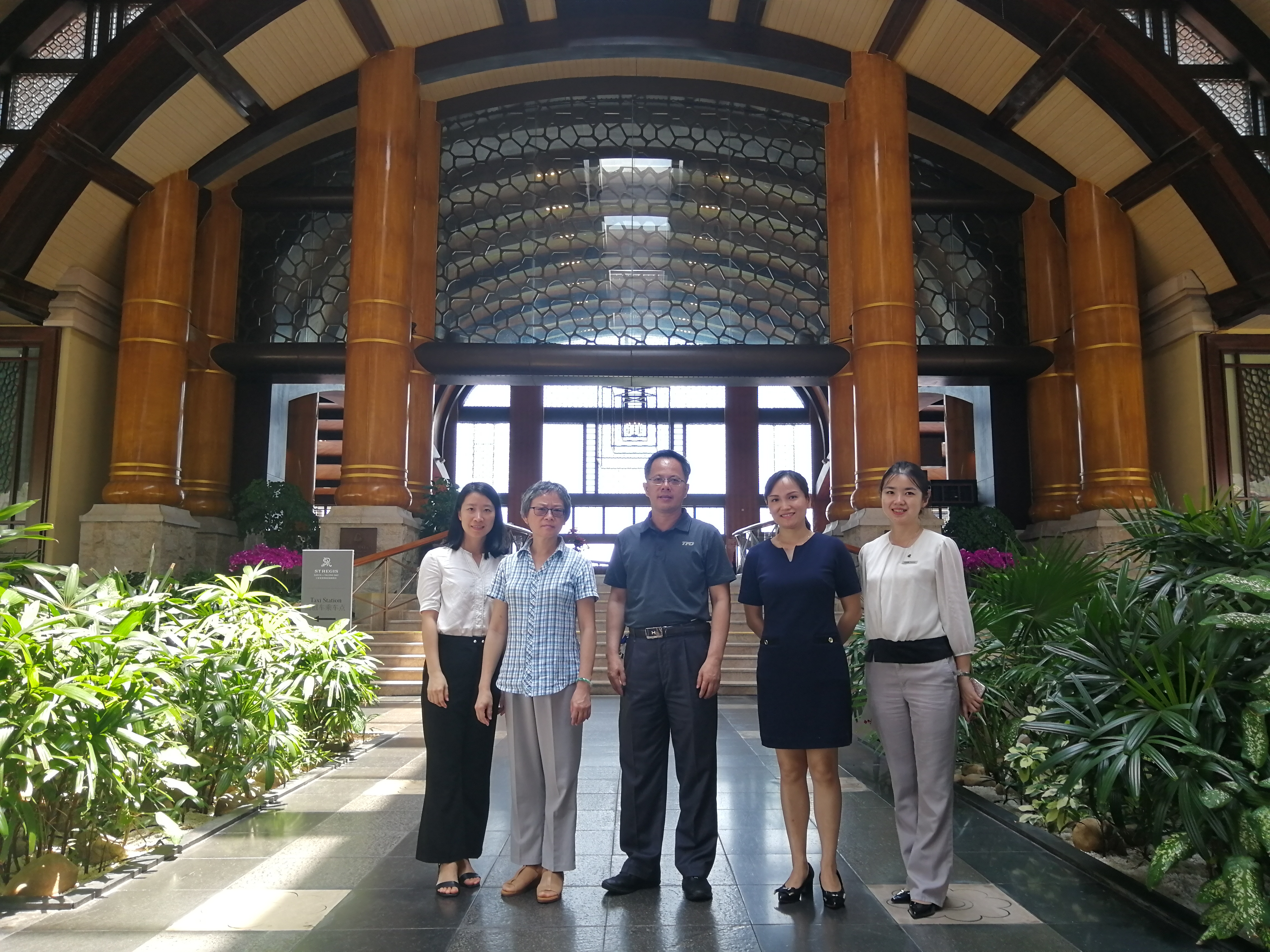 旅游学院赴三亚走访用人单位推介毕业生