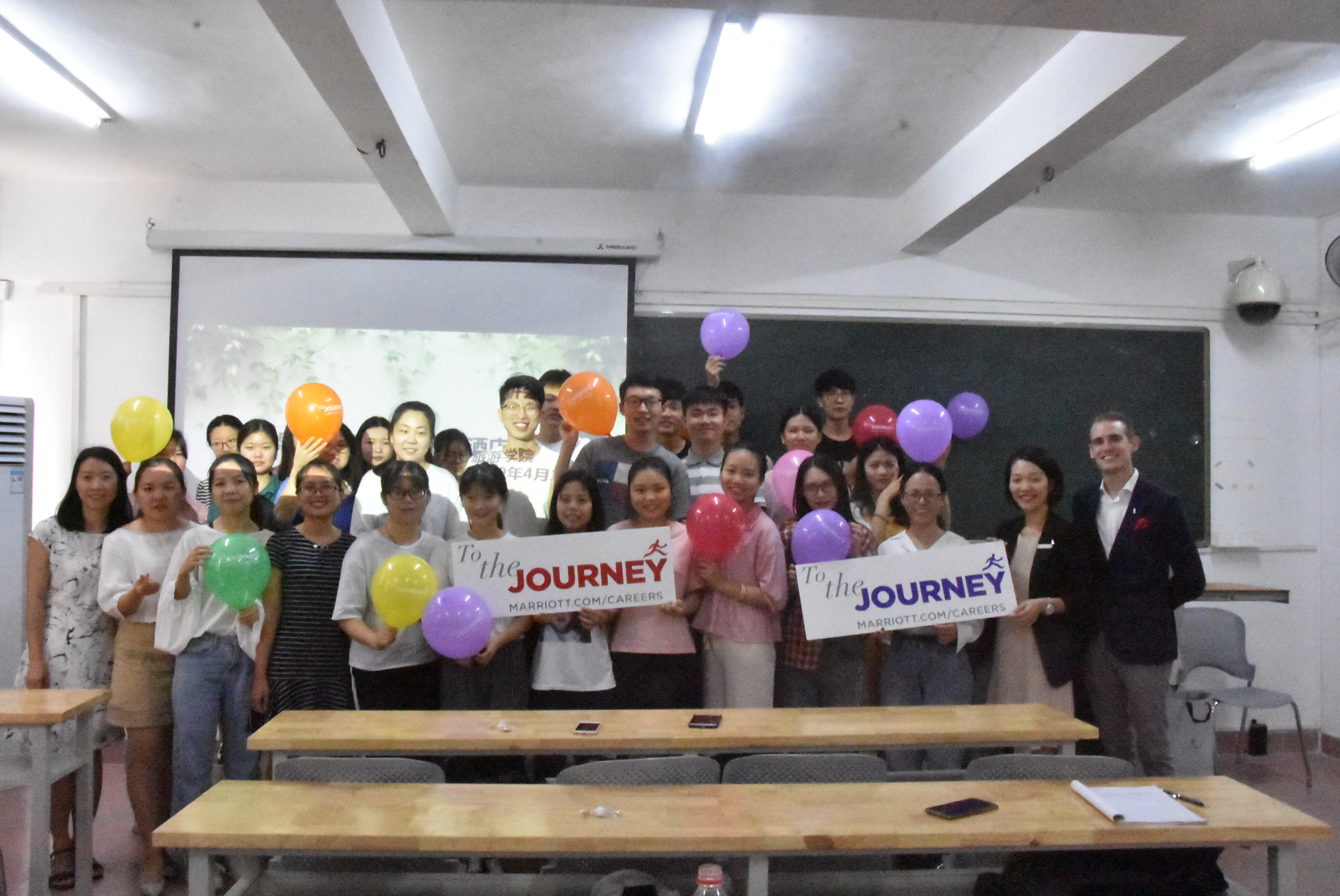 旅游学院举办海口丽思卡尔顿及万丽酒店校园宣讲会