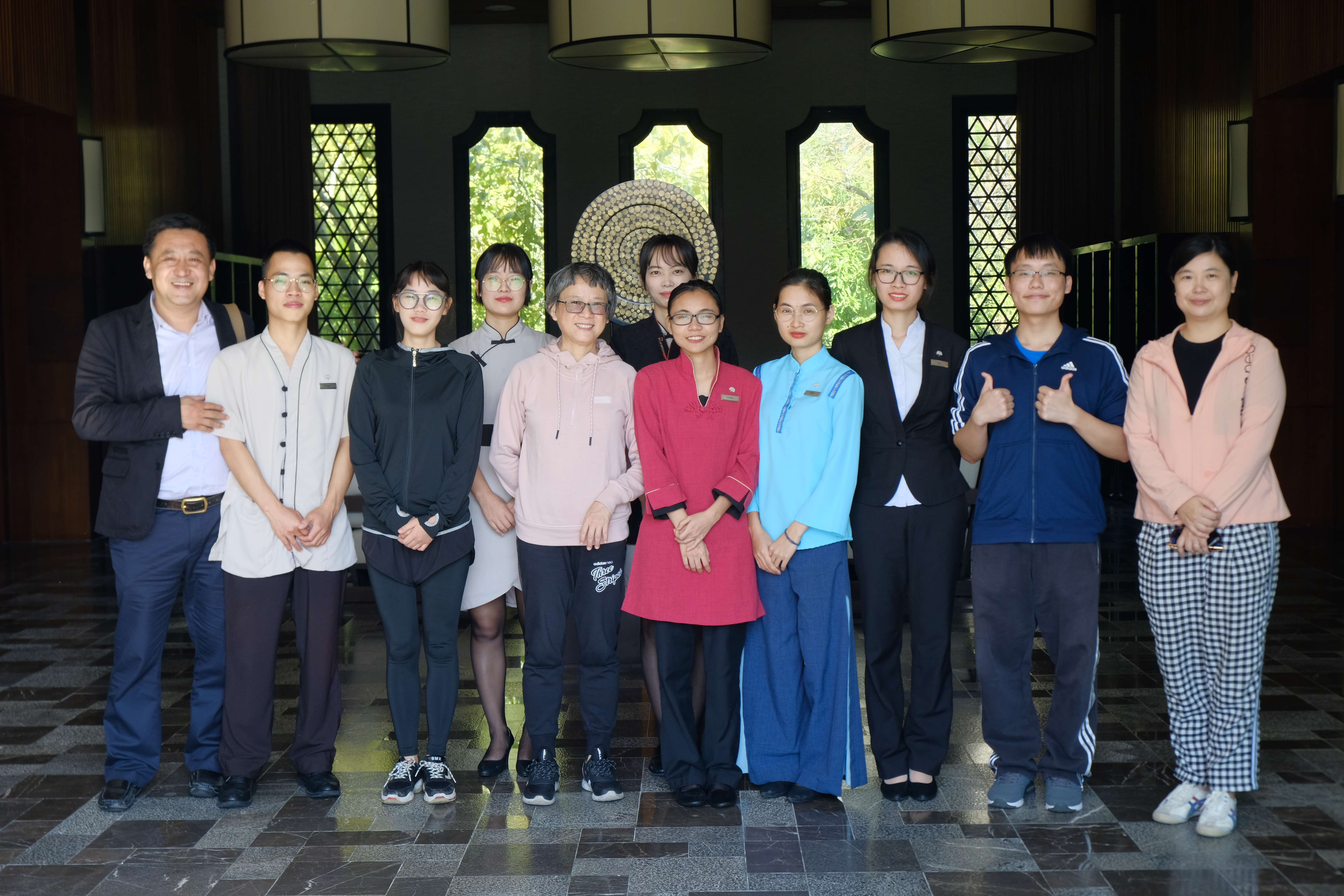 旅游学院赴陵水及三亚看望实习生