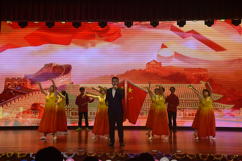 旅游学院举办“青春逐梦心向党 满怀激情闯四方” 2021届毕业生晚会