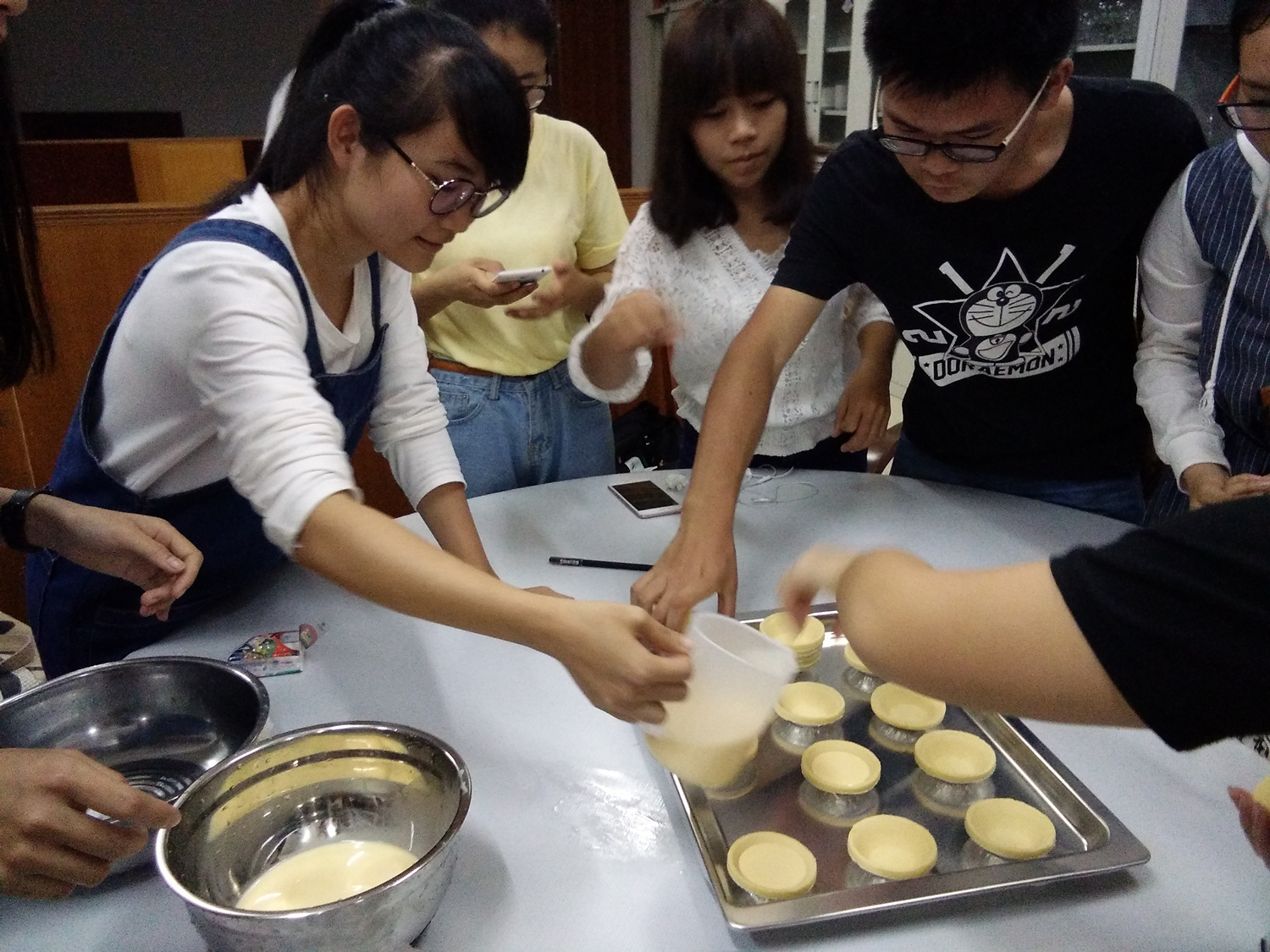 旅游学院专业拓展兴趣小组之西点调制开展首期活动