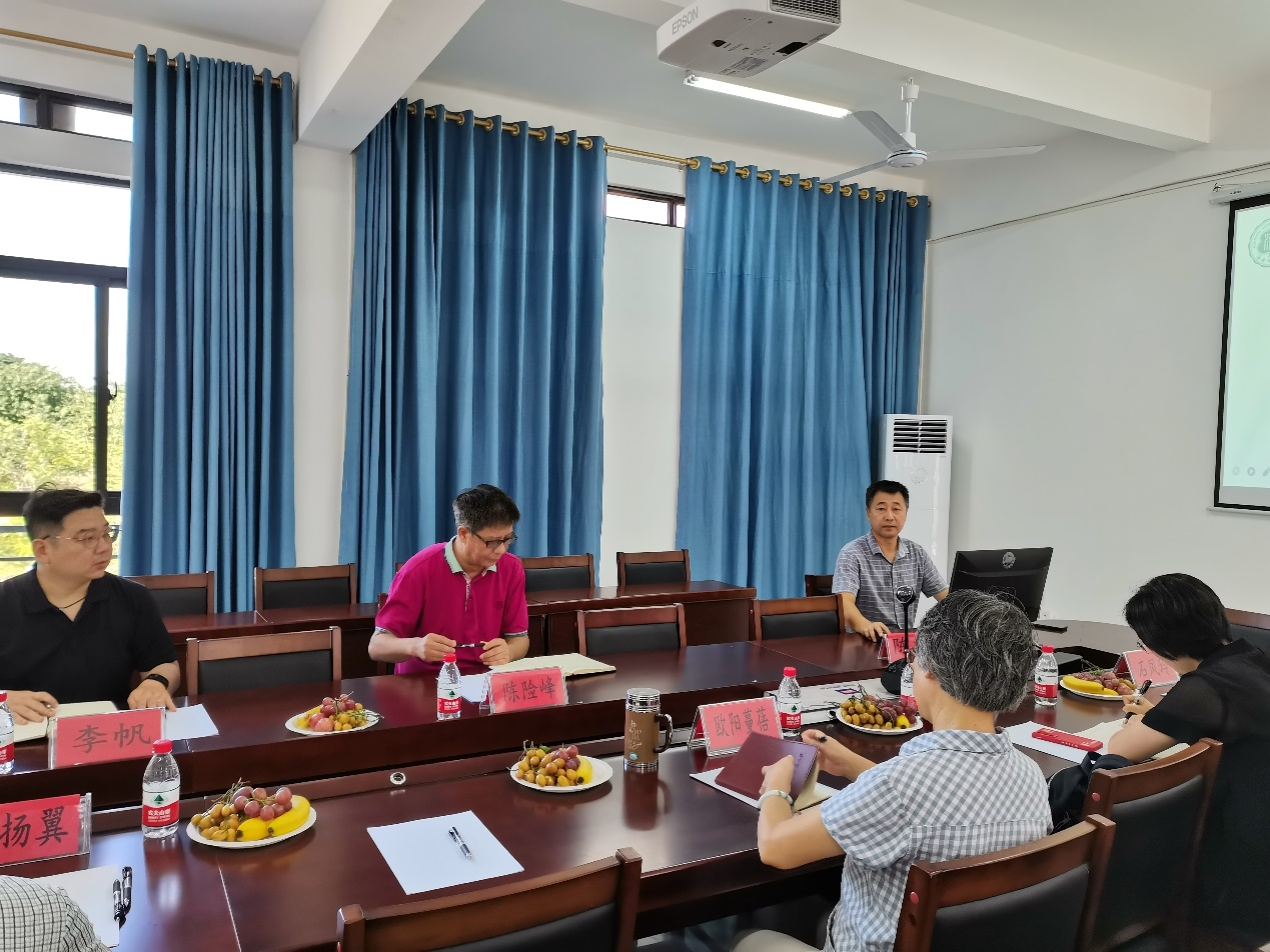 校领导到旅游学院调研指导工作