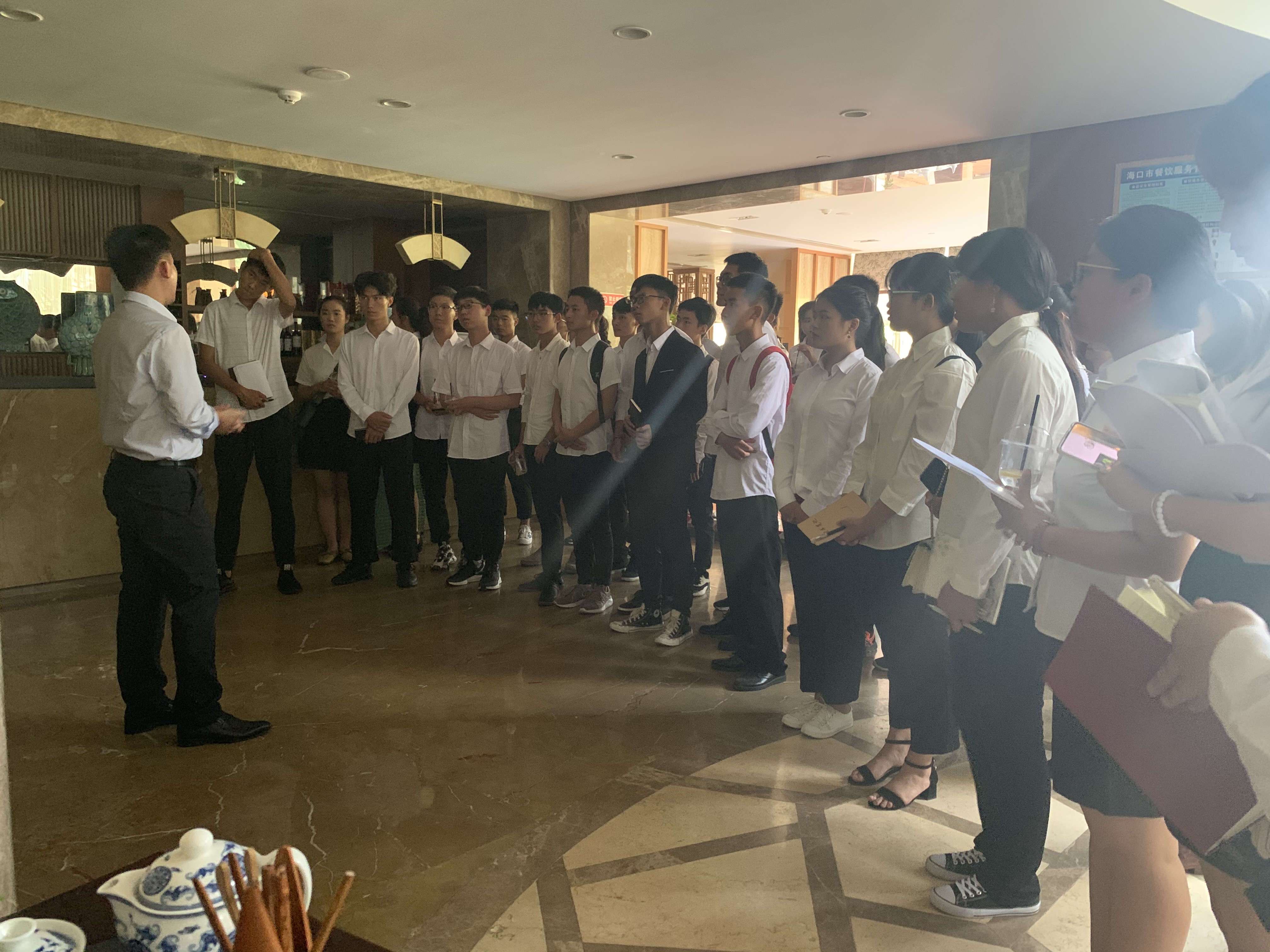 旅游学院赴海口喜来登开展实践教学活动