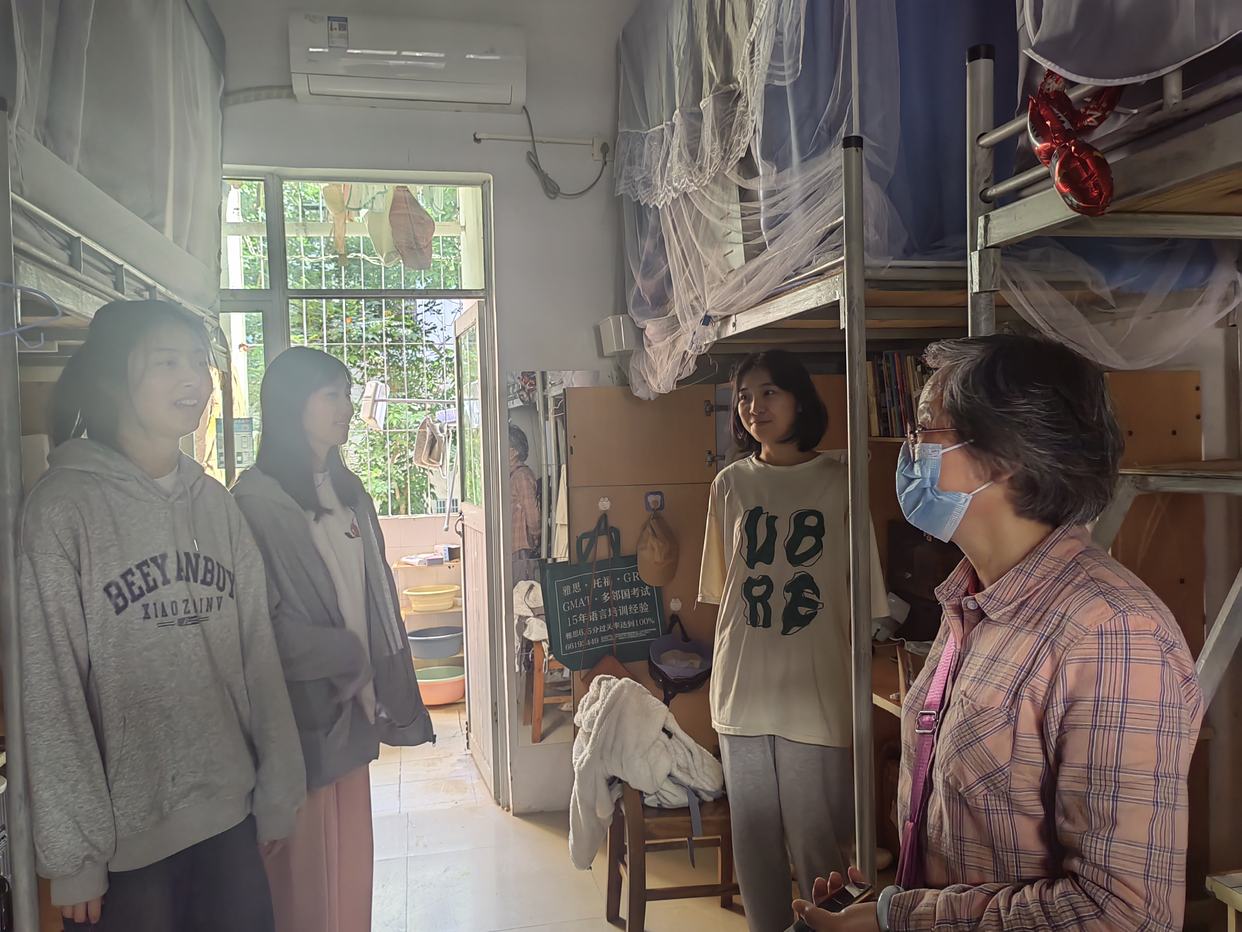 旅游学院开展新学期宿舍走访工作