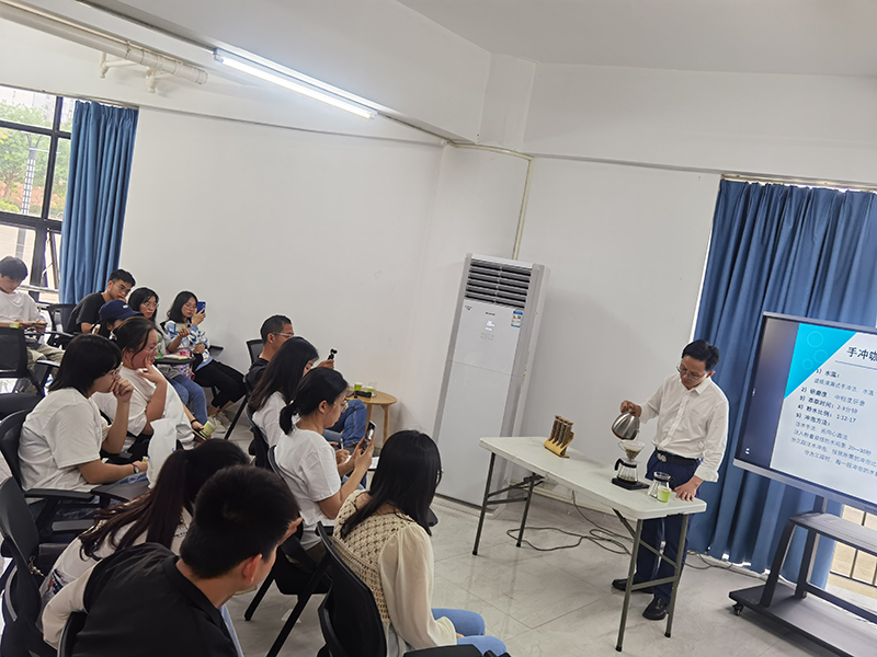 旅游学院酒店管理系 “我的咖啡厅我做主”团队PK赛赛前培训成功举办