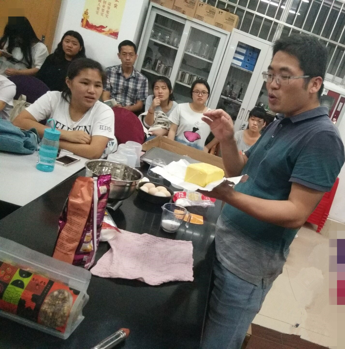 旅游学院专业拓展兴趣小组系列活动之西点调制小组活动简报