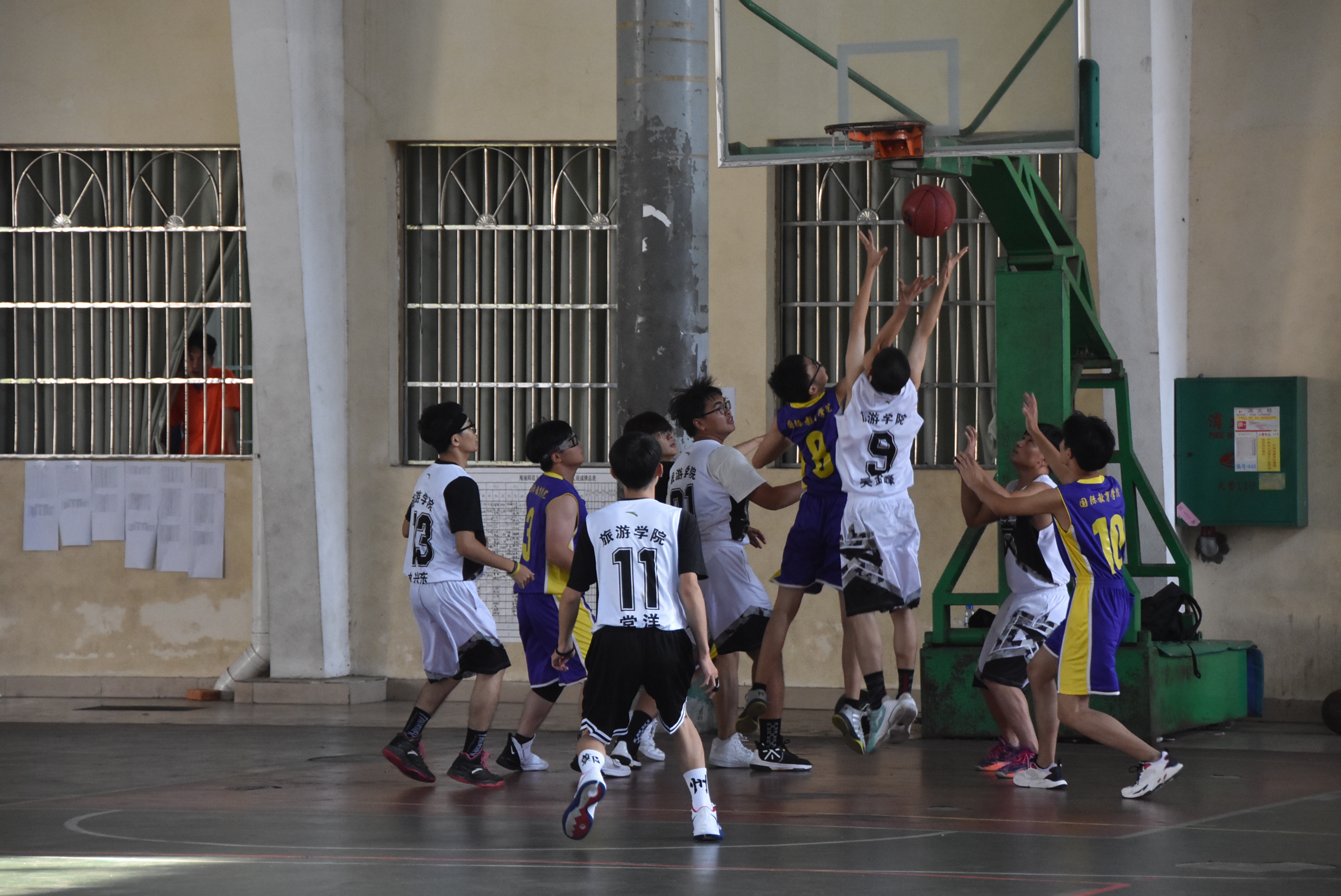 旅游学院参加AUBA安踏杯大学生篮球联赛