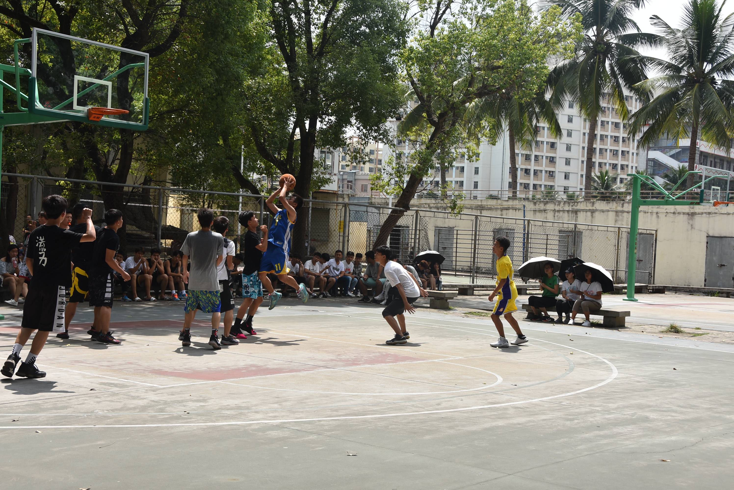 旅游学院举办迎新杯篮球比赛