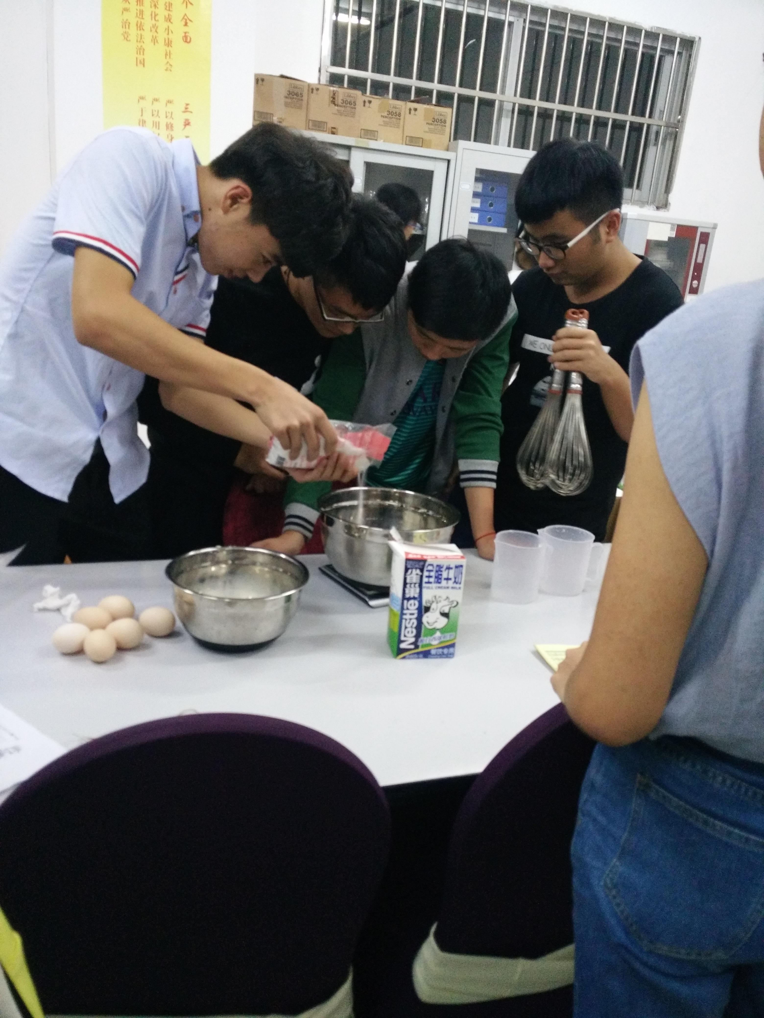 旅游学院专业拓展兴趣小组系列活动之西点调制二组活动简报