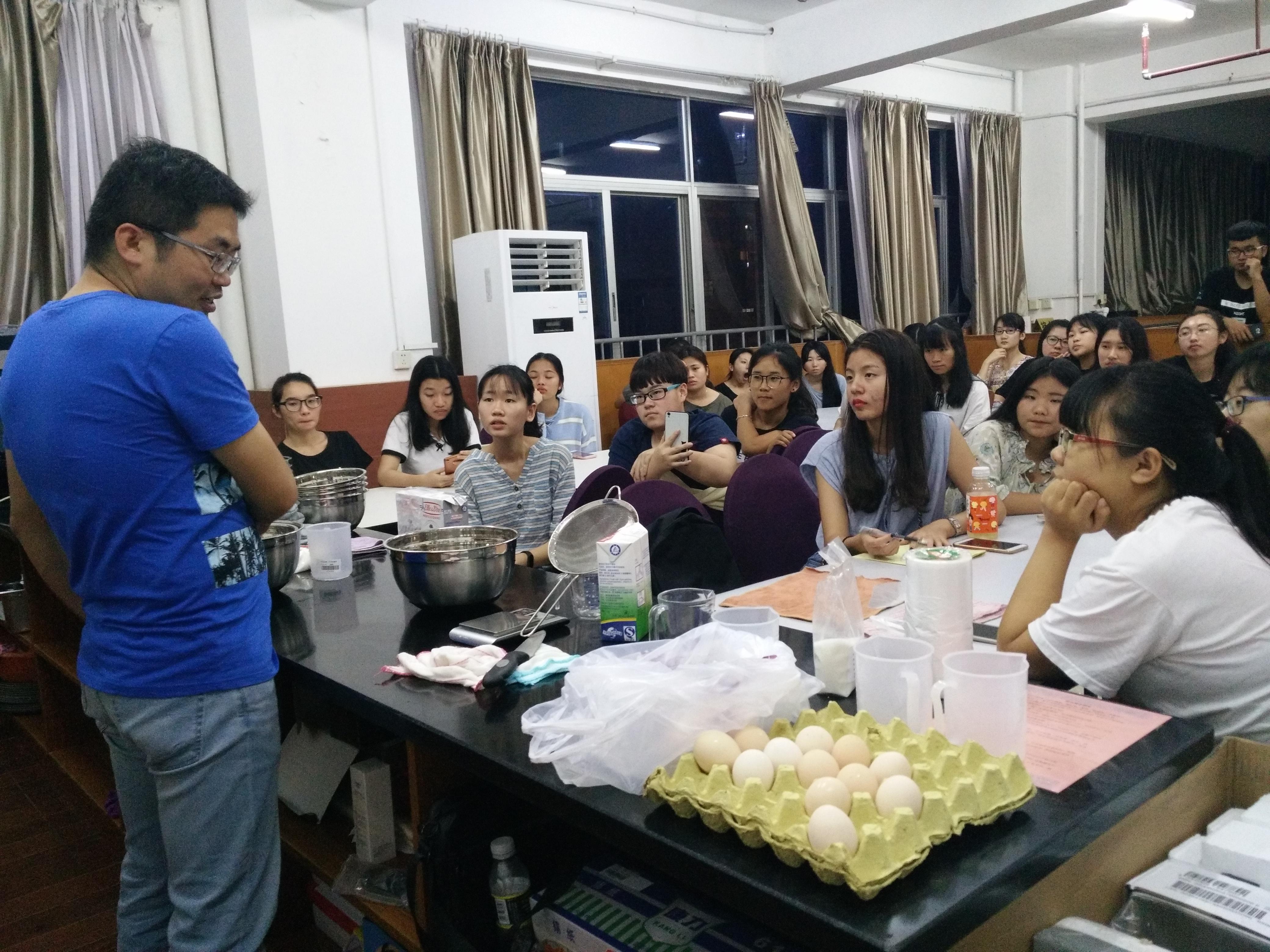 旅游学院专业拓展兴趣小组系列活动之西点调制二组活动简报