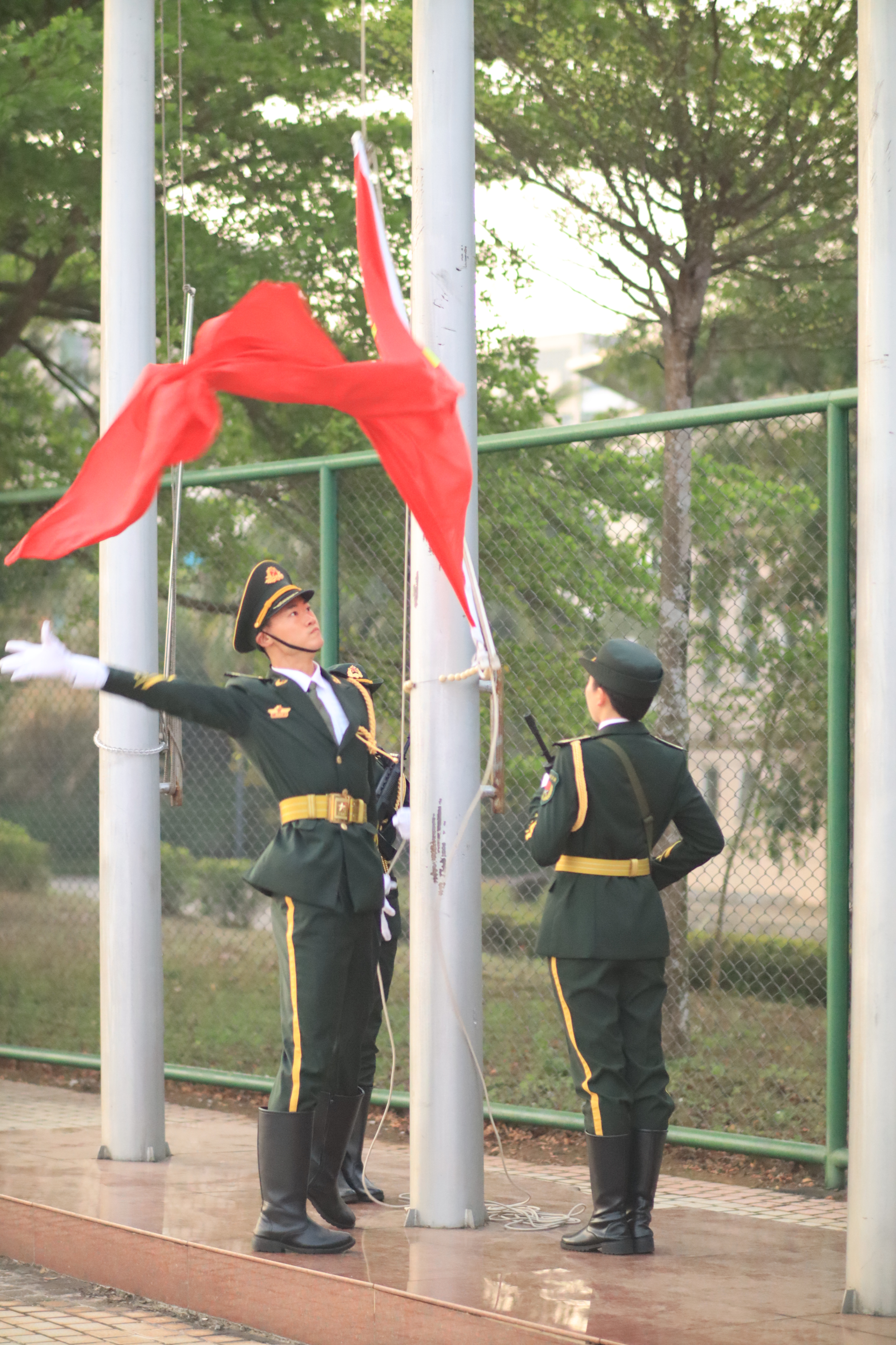 旅游学院举行“国旗下的讲话”爱国主义教育活动