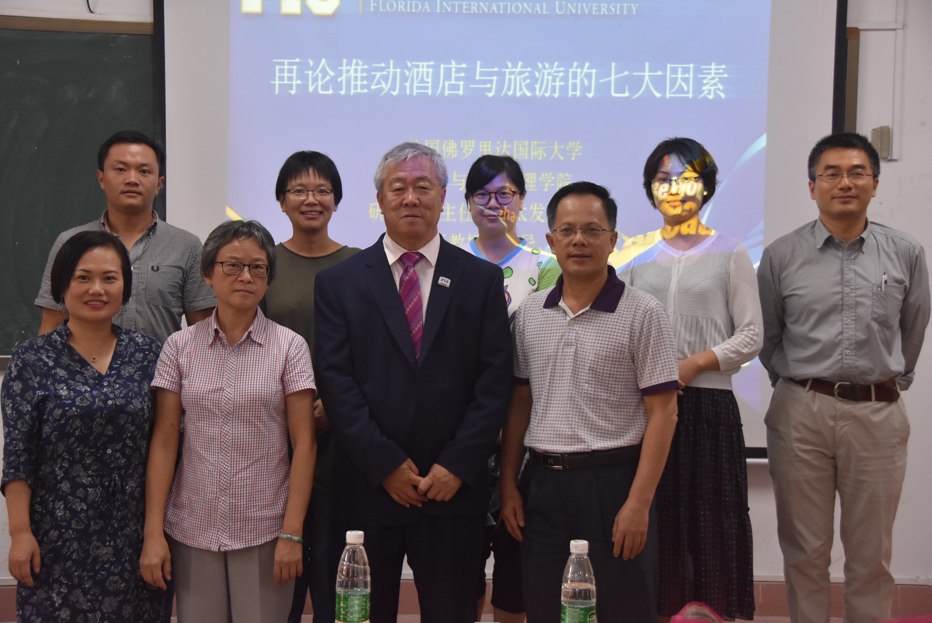 旅游学院举办“再论推动酒店与旅游的七大因素”讲座