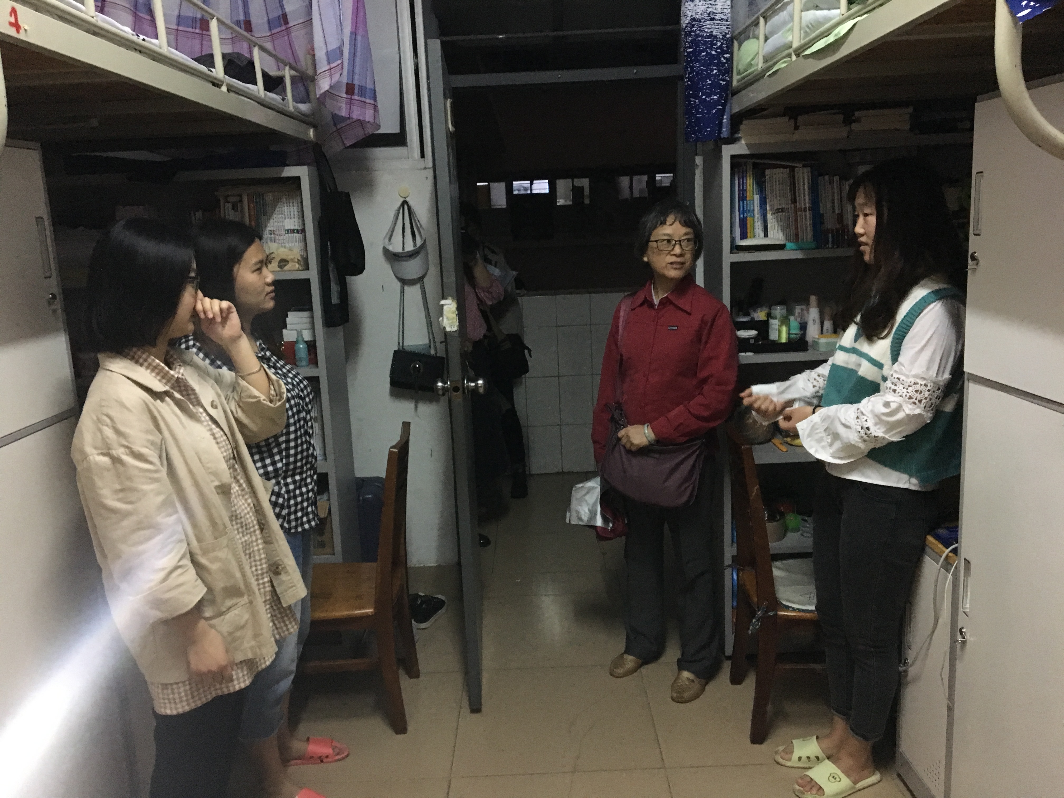 旅游学院开展新学期宿舍走访工作