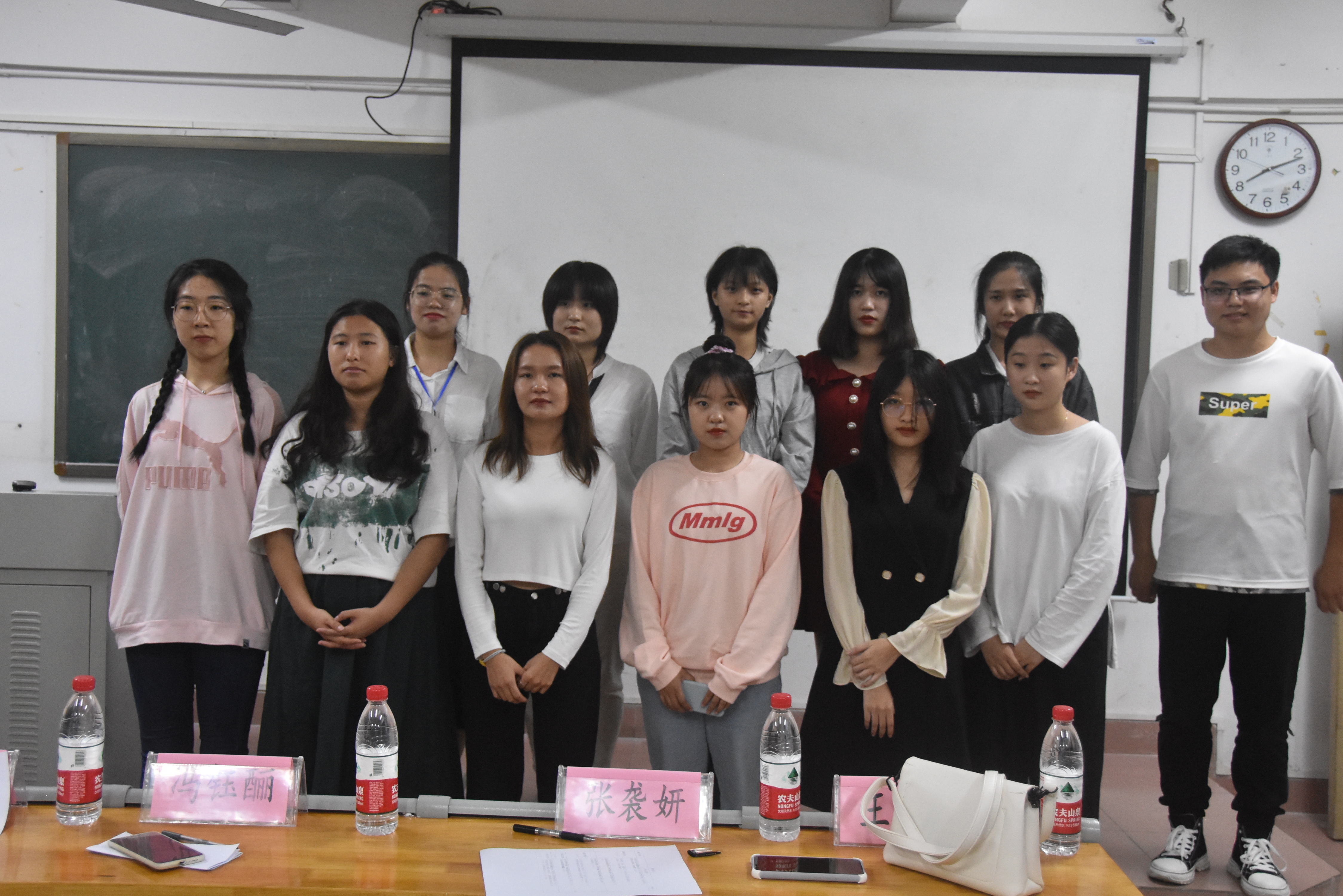 旅游学院举办“学习宣传贯彻党的十九届五中全会精神，争做时代新人”演讲比赛初赛