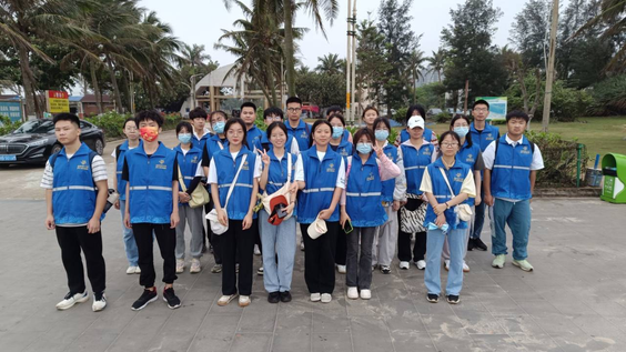 旅游学院举行“桂林洋净滩”环境保护活动