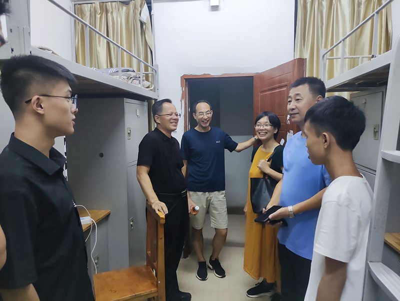 旅游学院开展新生宿舍走访工作