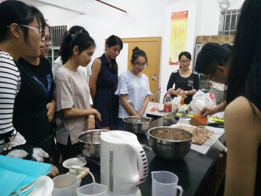 旅游学院专业拓展兴趣小组系列活动之西点调制二组活动简报