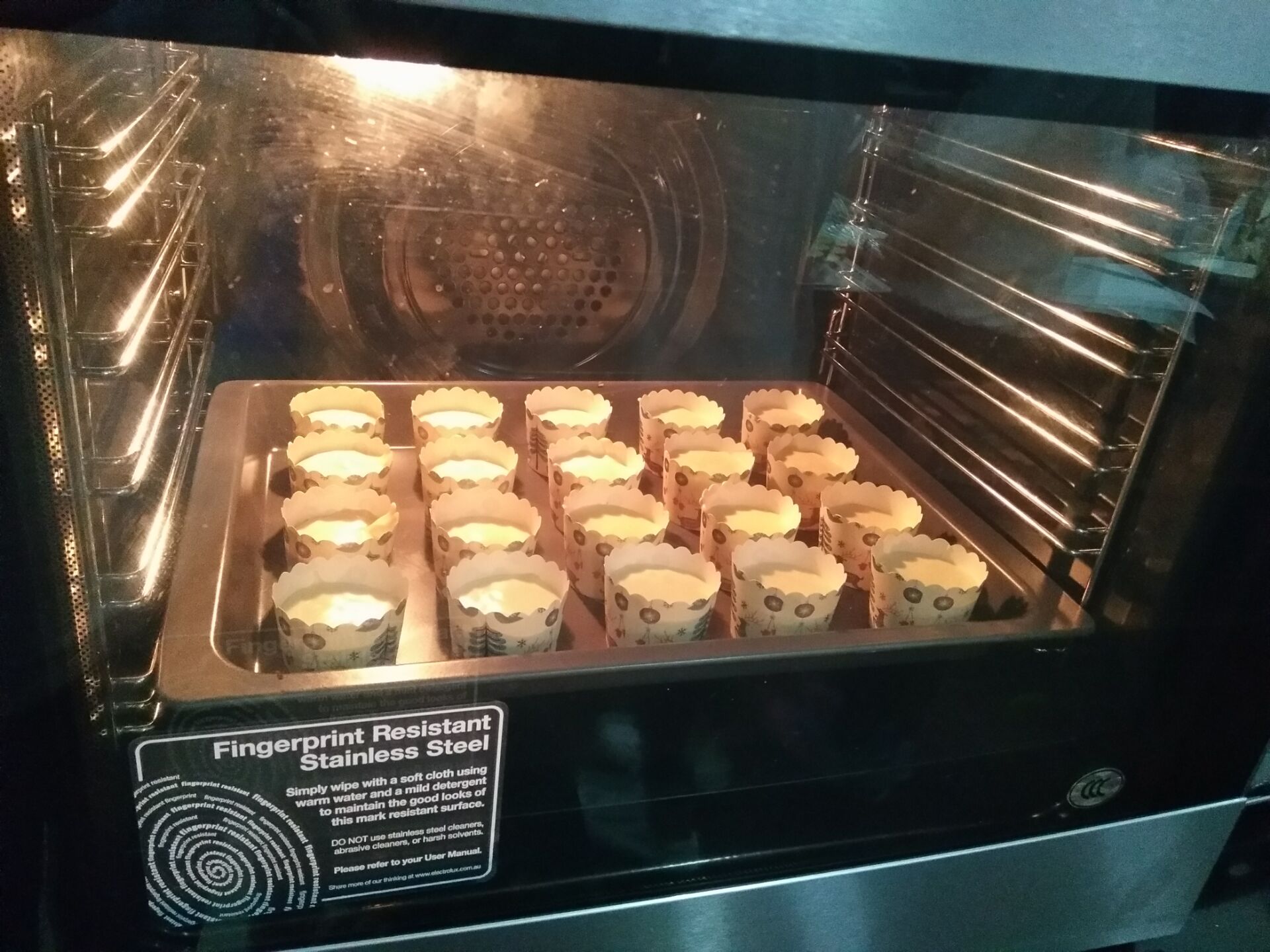 旅游学院专业拓展兴趣小组系列活动之西点调制一组活动简报