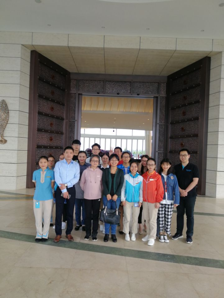 旅游学院领导赴三亚看望实习生与见习生