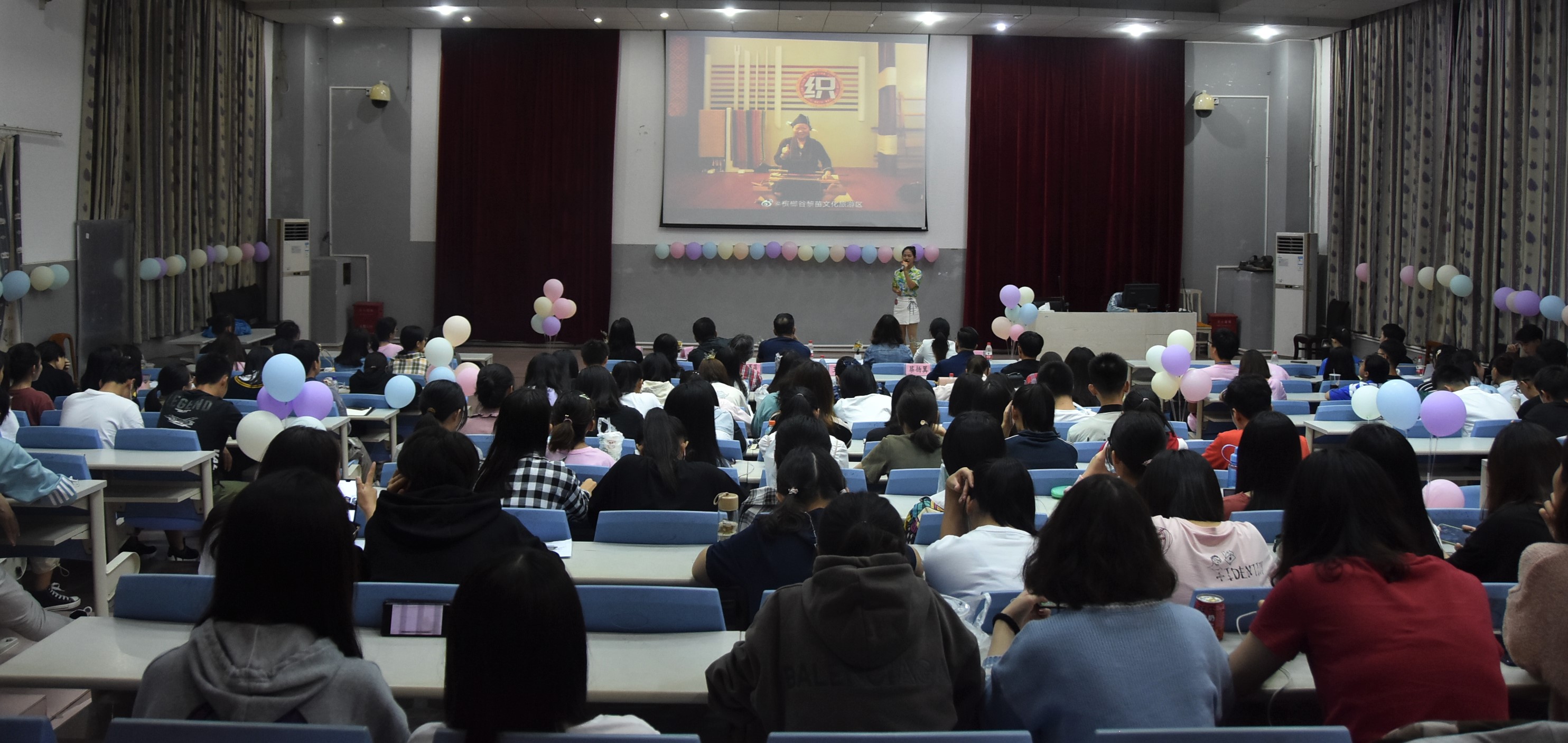 旅游学院举办第四届旅游文化节暨模拟导游大赛决赛