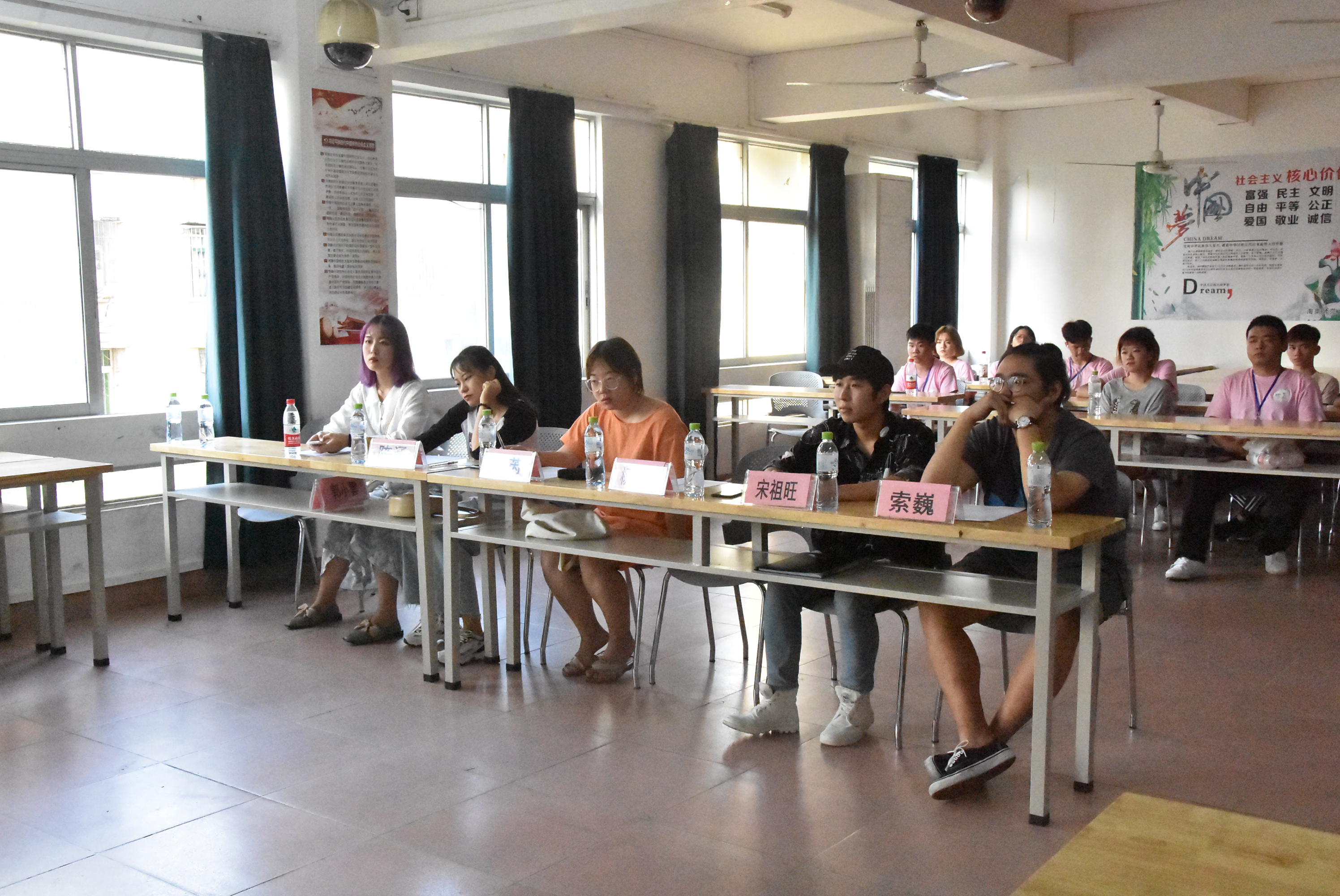 旅游学院举办十大歌手比赛初赛