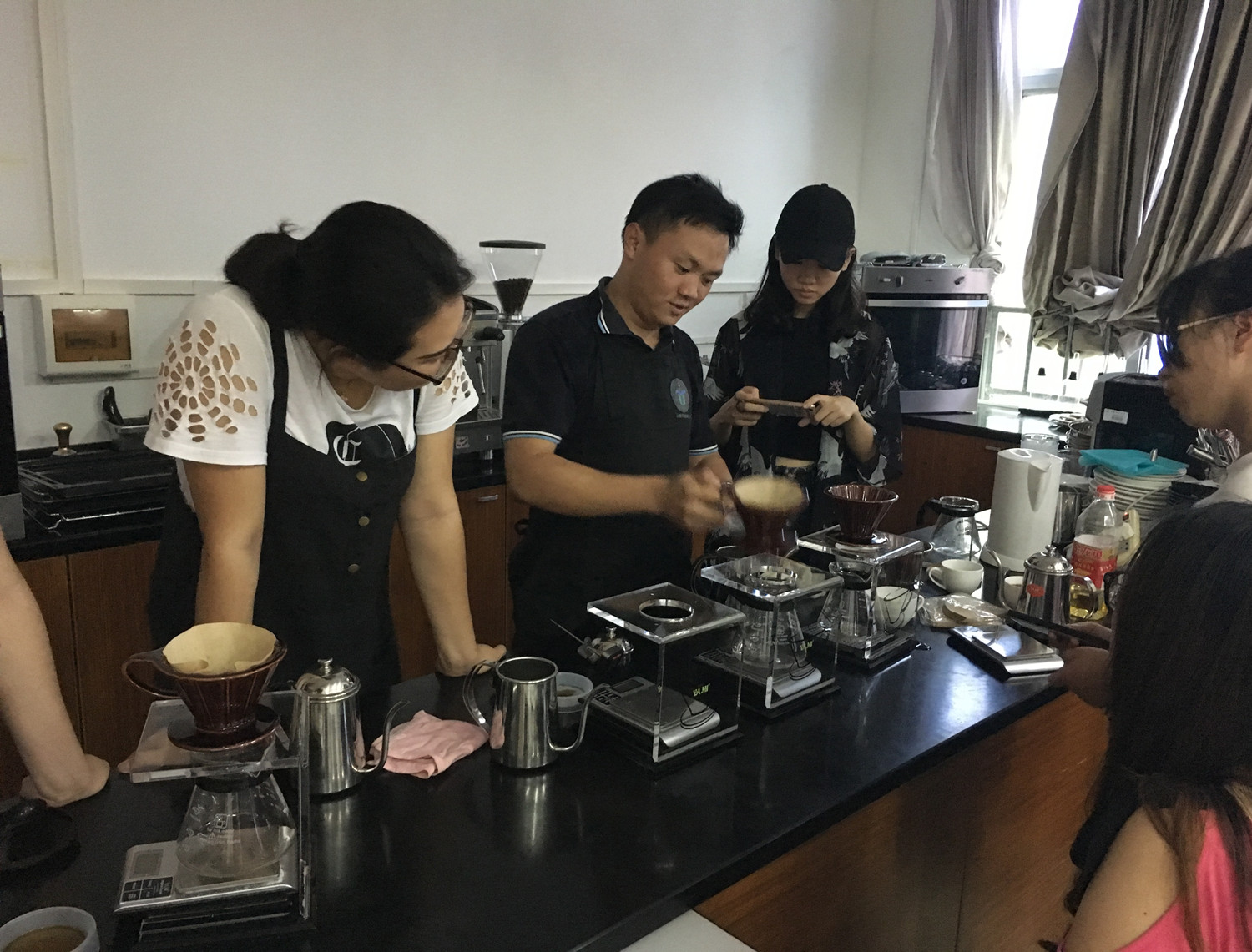 旅游学院专业拓展兴趣小组系列活动之咖啡调制活动简报